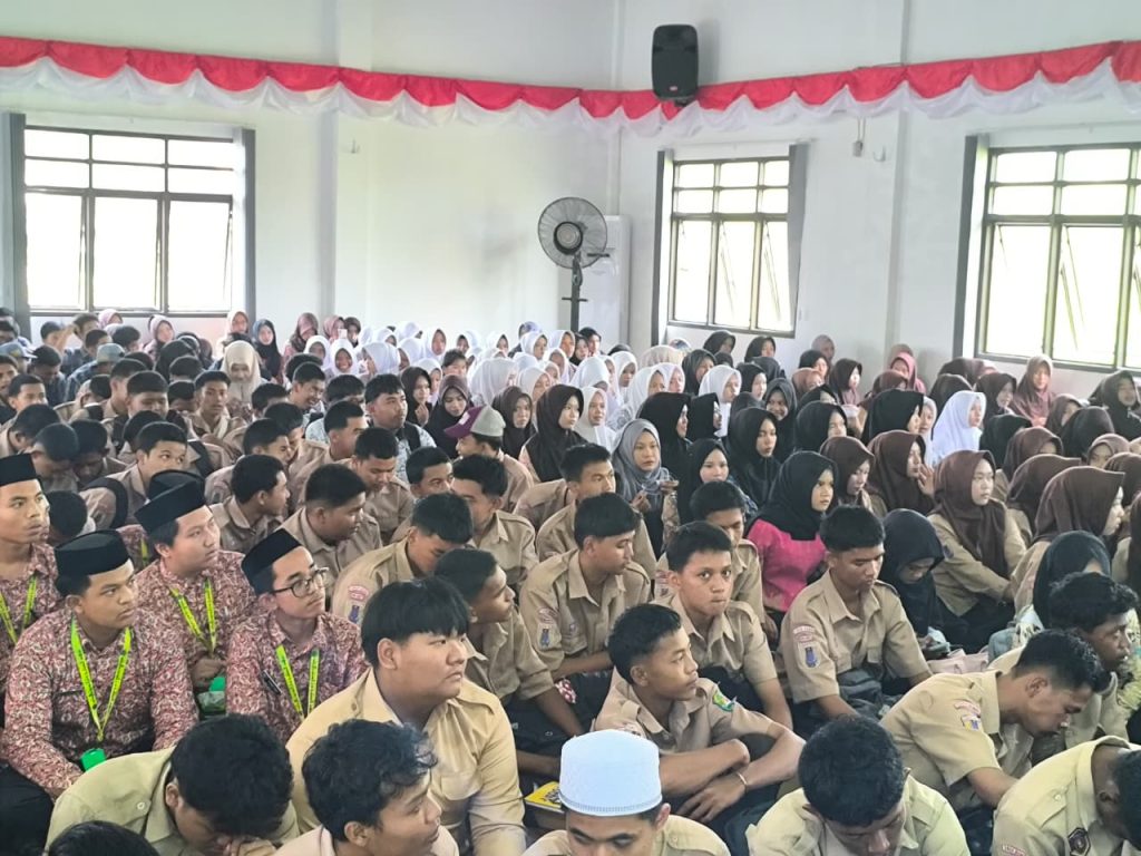 Pelajar SLTA Tanah Bumbu ikuti Aksi Go To School Wawasan Kebangsaan di Batulicin.